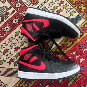 Jordan Air Jordan 1 Mid "Siren Red" sneakers